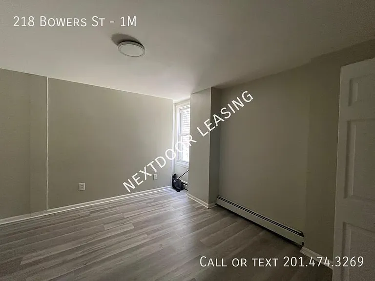 218 Bowers St #1M — Photo 9