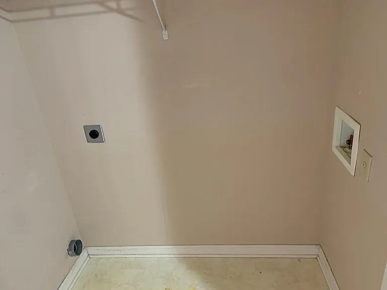 413 Faulconer Dr — Photo 6