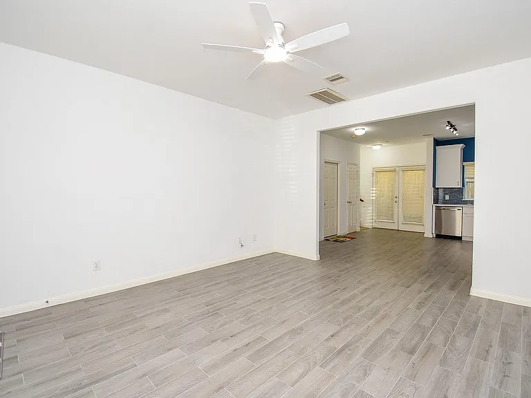 2202 Naomi St #3 — Photo 6