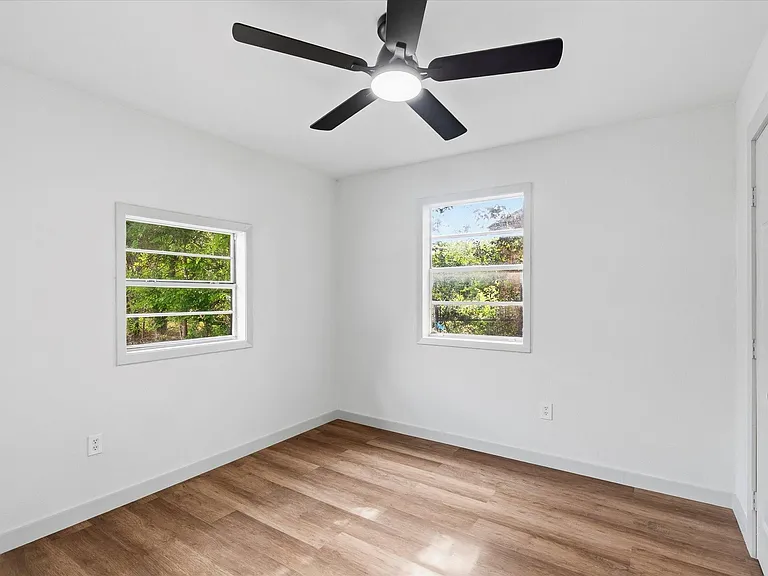 5718 Landino St — Photo 13