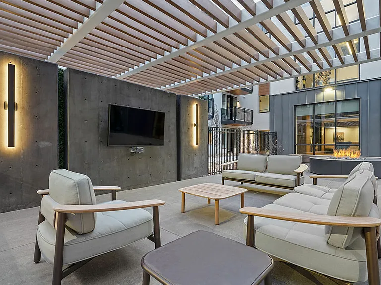 The Devon at University Place — Photo 32