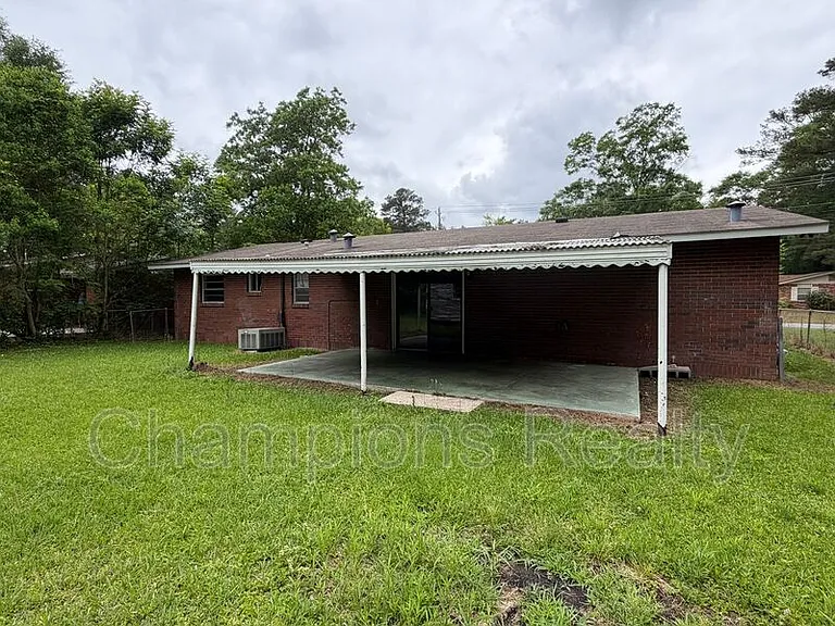 2316 Wellborn Dr — Photo 3