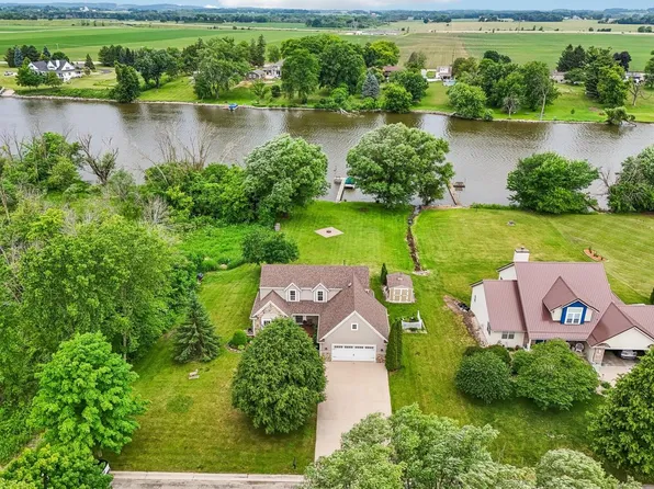 1085 Hillebrand DRIVE, Jefferson, WI 53549