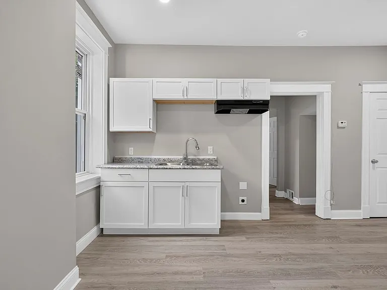 3225 Minnesota Ave #2F — Photo 8