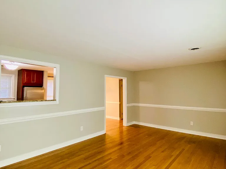 2210 Manlyn Rd — Photo 10