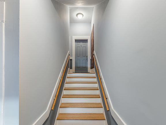 3rd image of 19 Hyde Park Blvd #11213208