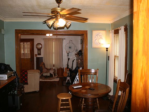 3rd image of 519 Lawn Ave