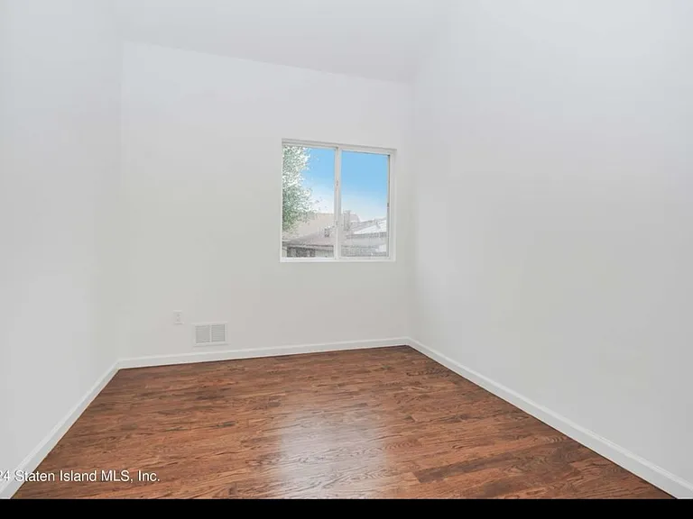Arlington Ave — Photo 12