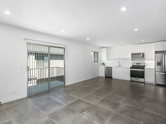 3rd image of 1228 Essex St APT 6