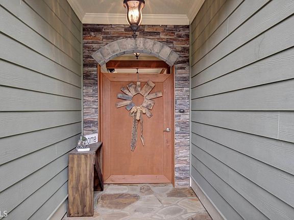 3rd image of 1020 Saranac Park