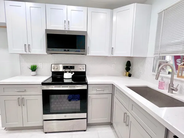 1430 SW 25th Way #B, Boynton Beach, FL 33426