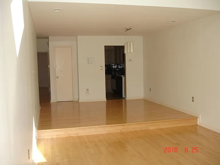 1706 Amanda Ct — Photo 9