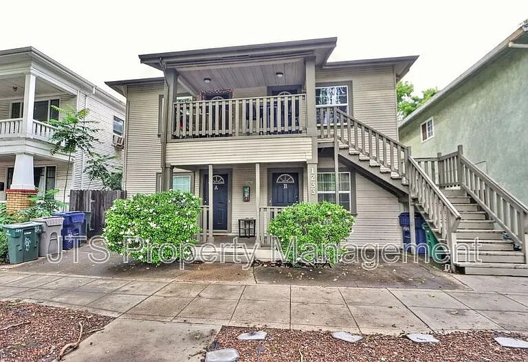 1233 V St #B — Photo 1