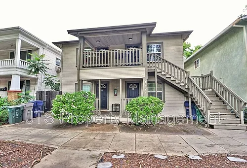 1233 V St #B Photo 1
