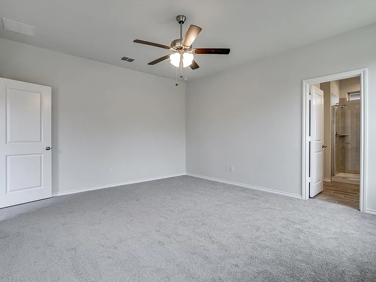 2330 Aspen Hill Dr — Photo 8