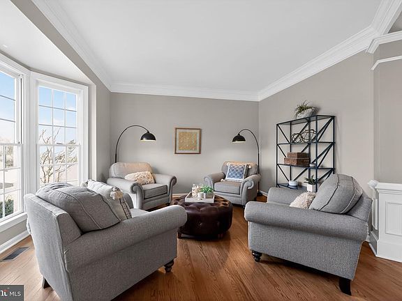 3rd image of 2 Eagleton Farm Rd