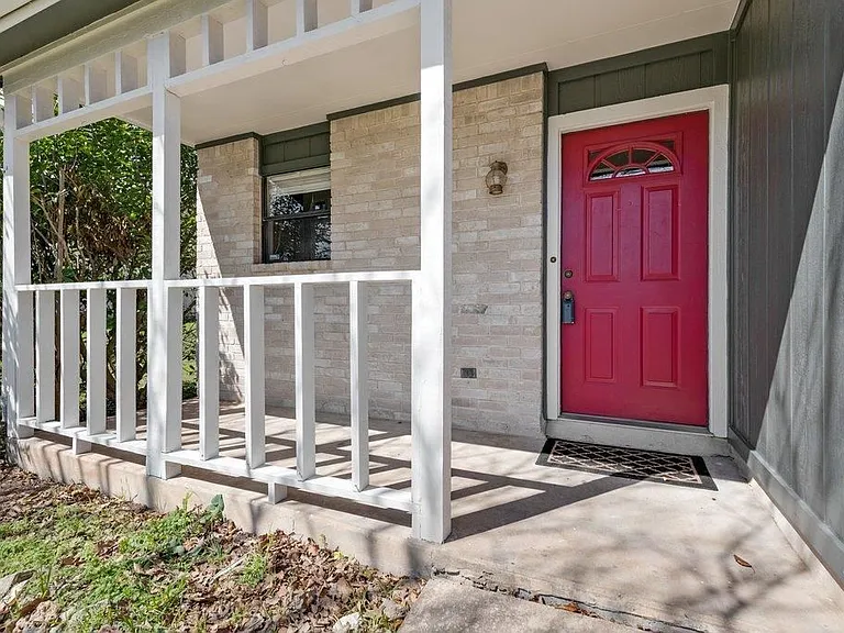 13204 Rampart St — Photo 3