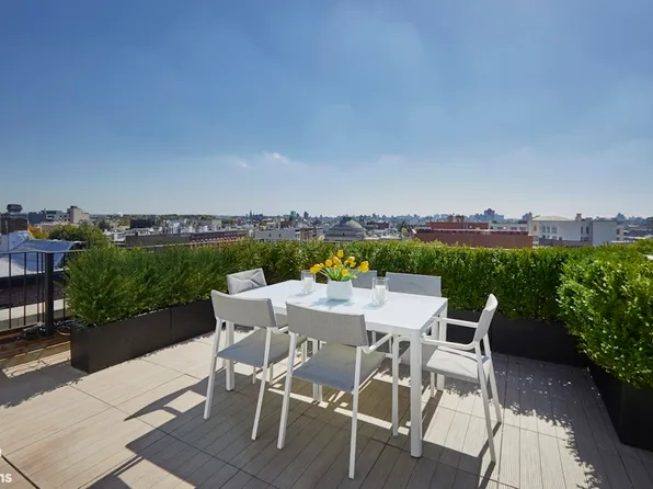 155 Noble Street image 16 of 22