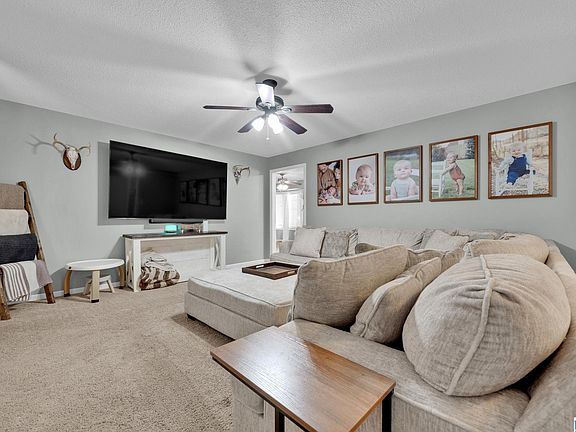 5th image of 2772 Brenda Cir