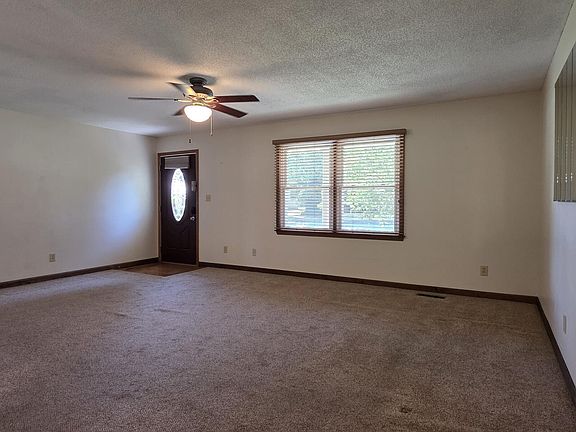 4th image of 141 Mayfield Dr