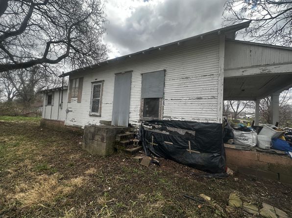 904 N Penn St, Muncie, IN 47303