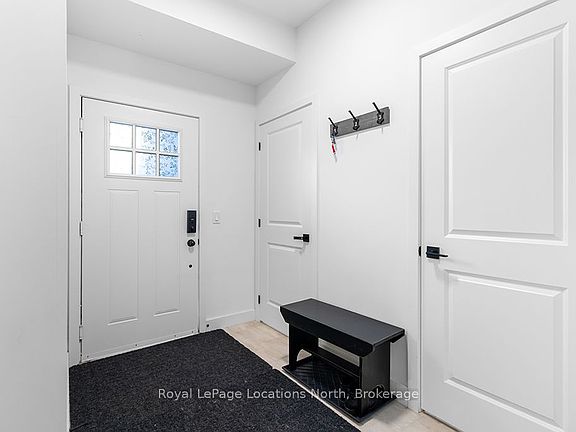 4th image of 10 Beausoleil Ln #104