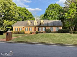 1777 Mountain Gln, Stone Mountain, GA 30087