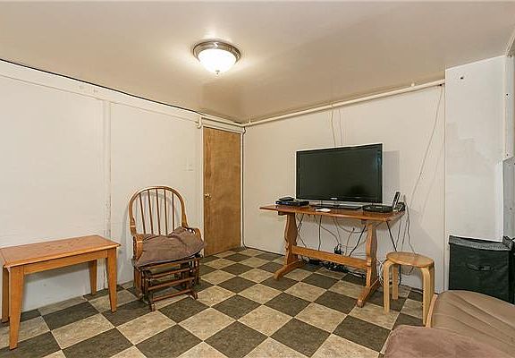 3rd image of 3049 Brighton 8 St