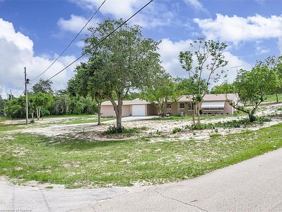 2nd image of 1747 Tayloe Ln