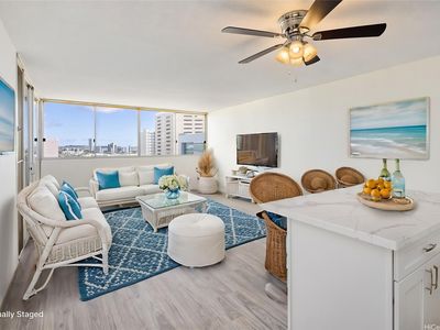 1617 Clark St APT 702, Honolulu, HI, 96822