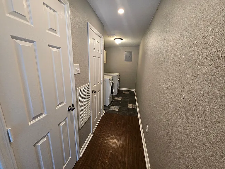 1049 Summerplace Ln — Photo 39