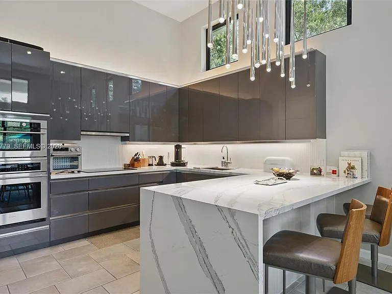 1755 SW 4th Ave — Photo 6