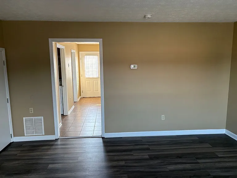 1021 Brandy Ln — Photo 2
