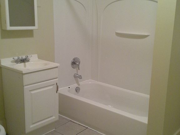 4th image of 3119 Queen Ave N