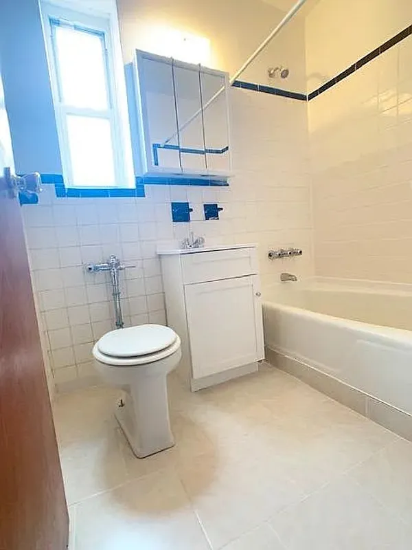 Studio, 1.0 bath, 400 sqft, $1,627 — Photo 1