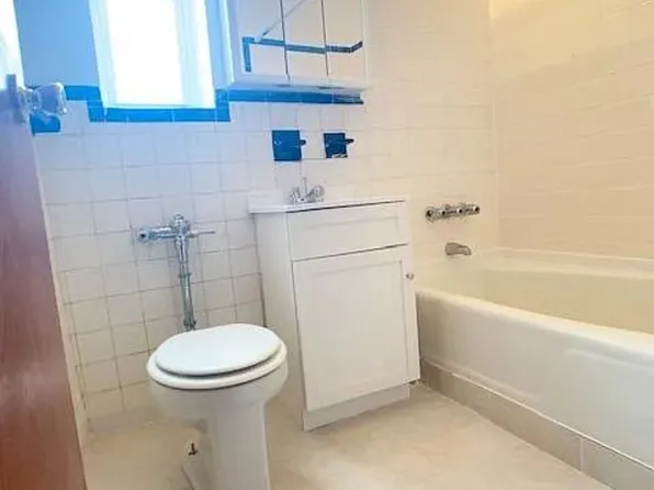 241 Bay 38th St #3, Brooklyn, NY 11214