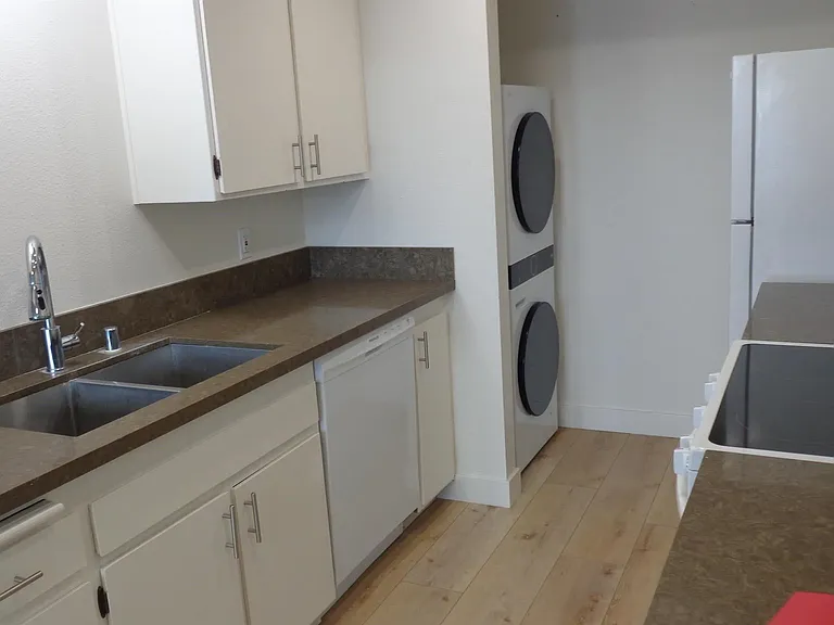 7890 Hummingbird Ln — Photo 1