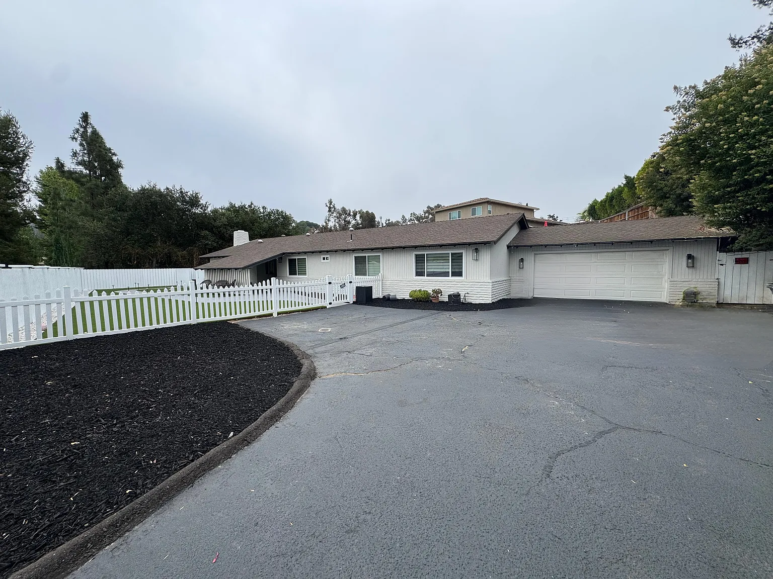 4 bed, 2310 sqft, $6,000 — Photo 1