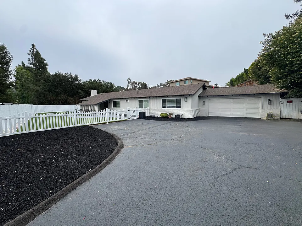 343 Horizon Hills Dr