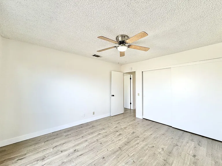 PS T 66738 — Photo 8