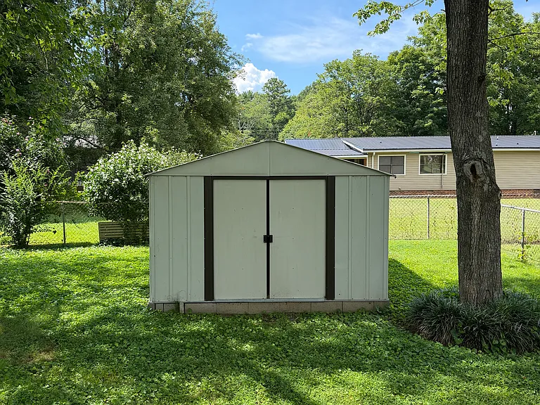 4001 Laurel Dr NW — Photo 13