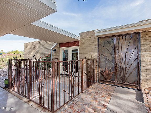 2nd image of 9059 E Berkshire Pl
