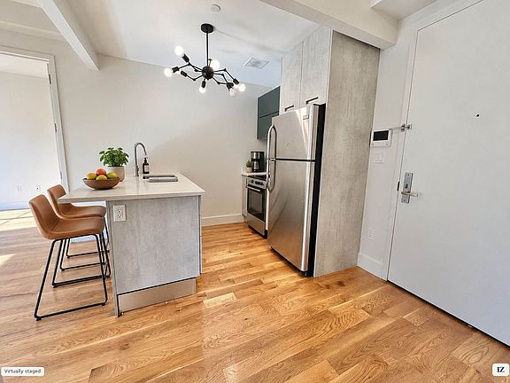4th image of 12 Ford St #6CC
