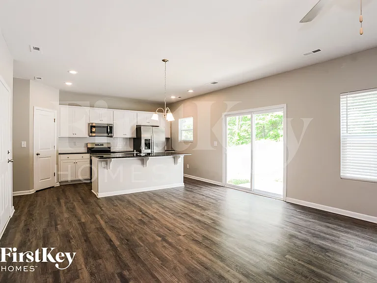 5615 Cobblestone Glen Dr — Photo 2