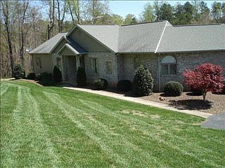 1st image of 1021 Poplar Trce