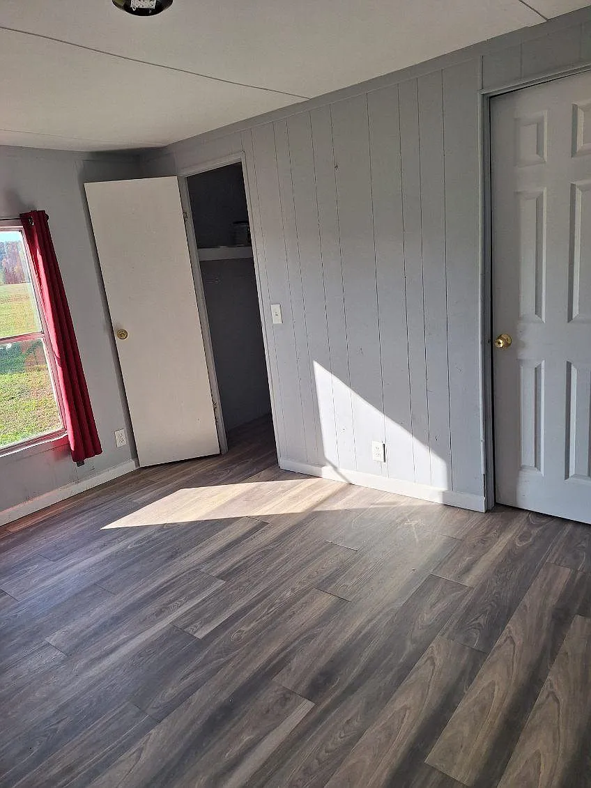 3 bed, 950 sqft, $1,250 — Photo 3