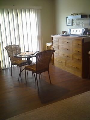 Dine in Kitchen