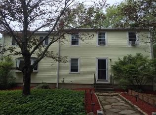 160 Tispaquin St, Middleboro, MA 02346