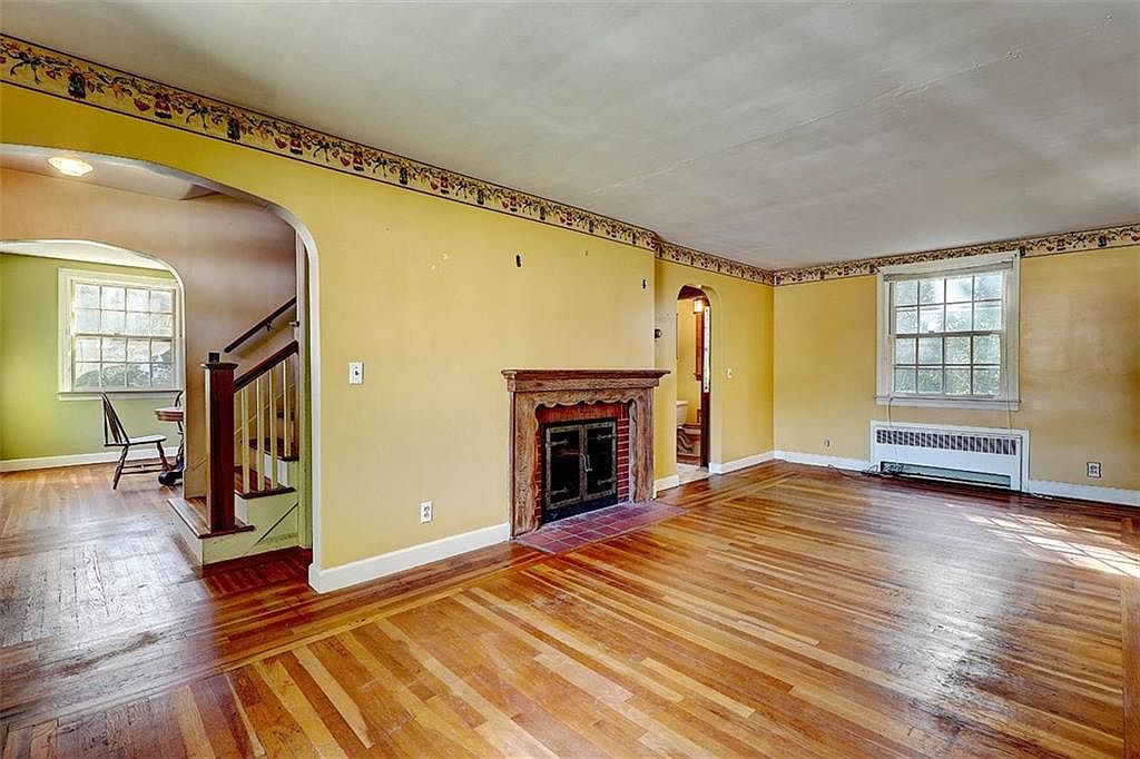 138 Bend St, Warwick, RI 02889 Zillow