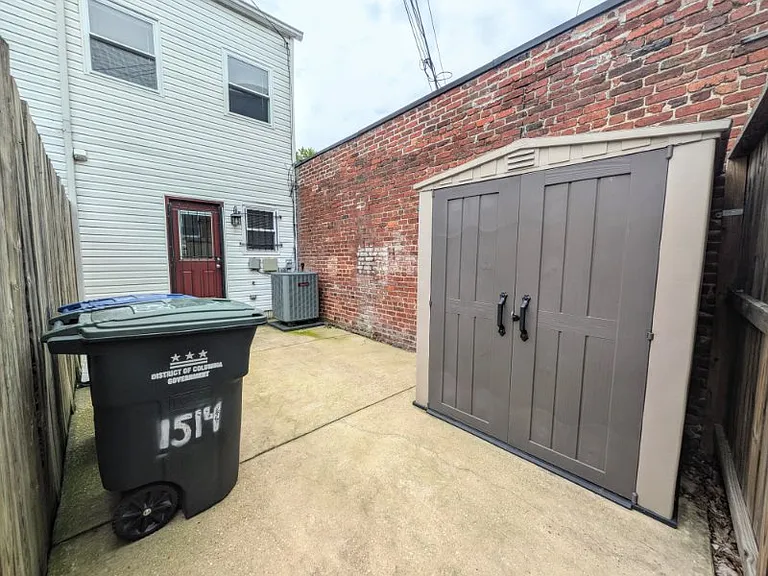 1514 Constitution Ave NE — Photo 16